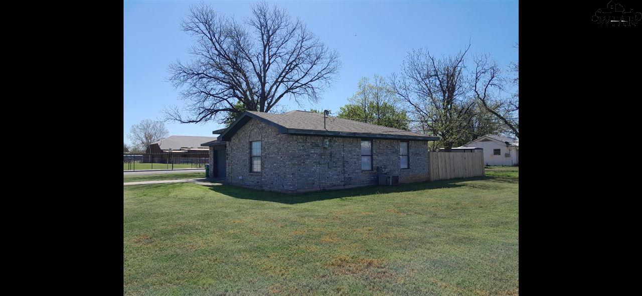 208 E Archer Street, Seymour, Texas image 4