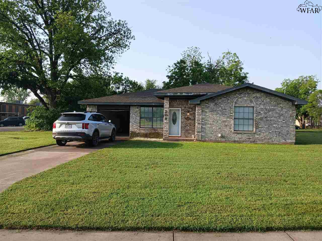 208 E Archer Street, Seymour, Texas image 1