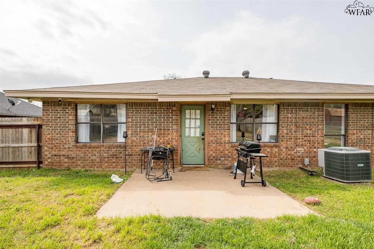 702 W Clara Avenue, Iowa Park, Texas image 25