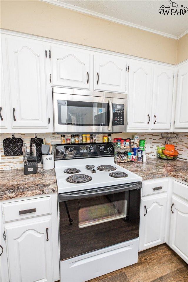 702 W Clara Avenue, Iowa Park, Texas image 13