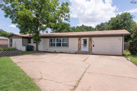 Homes For Rent - 1803 Midwestern Parkway<br/> Wichita County, Wichita Falls, TX 76302