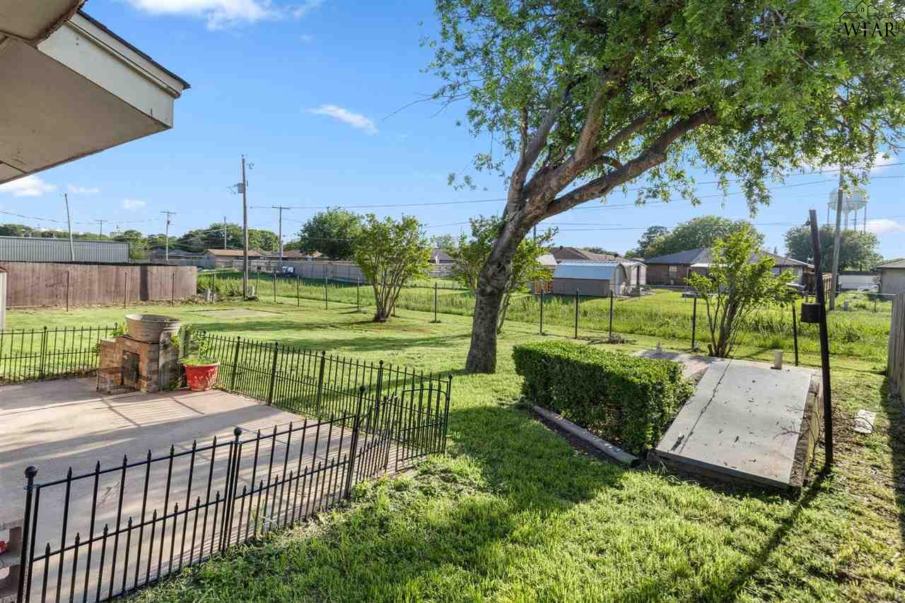 1029 Foley Avenue, Iowa Park, Texas image 30