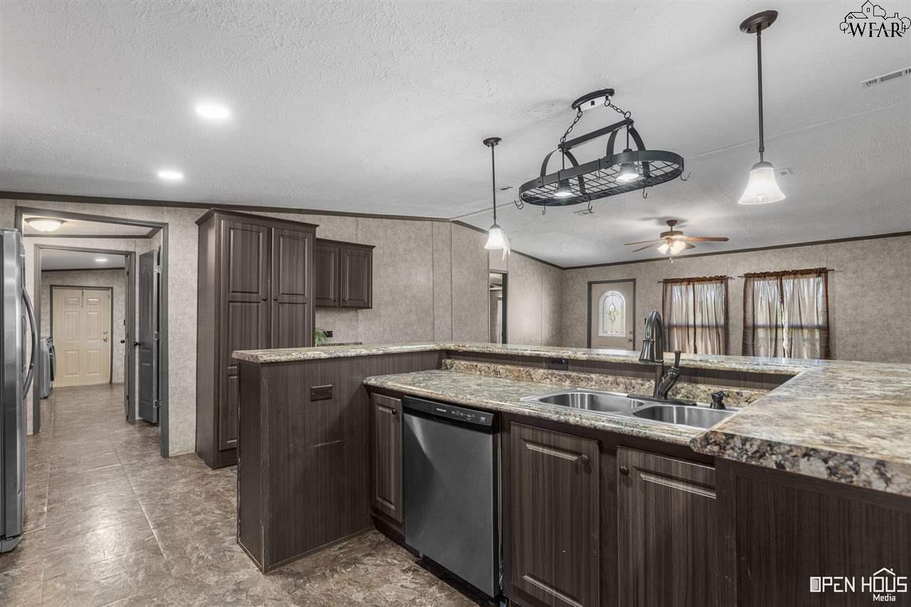 2946 W Fm 367, Iowa Park, Texas image 7