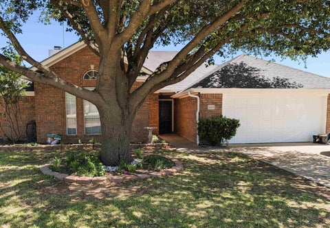 Homes For Sale - 1609 Johnson Road<br/> Iowa Park, TX 76367