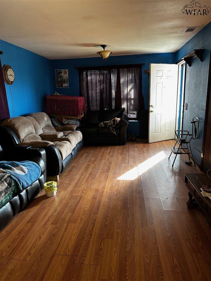617 N Electra Street, Electra, Texas image 2