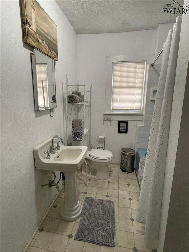 410 W Custer Street, Seymour, Texas image 8