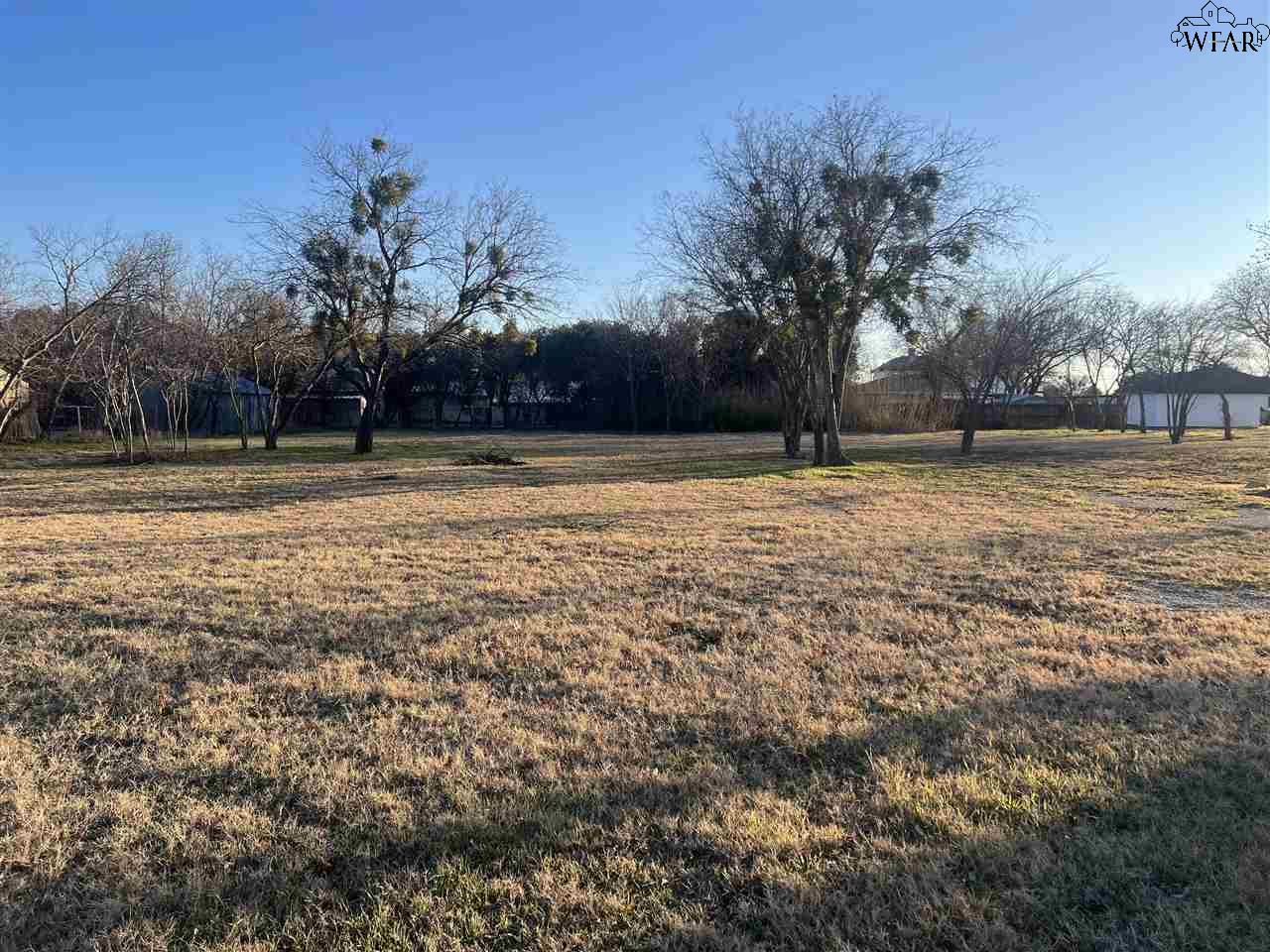 212214216218 W Cherry Street, Archer City, Texas image 3