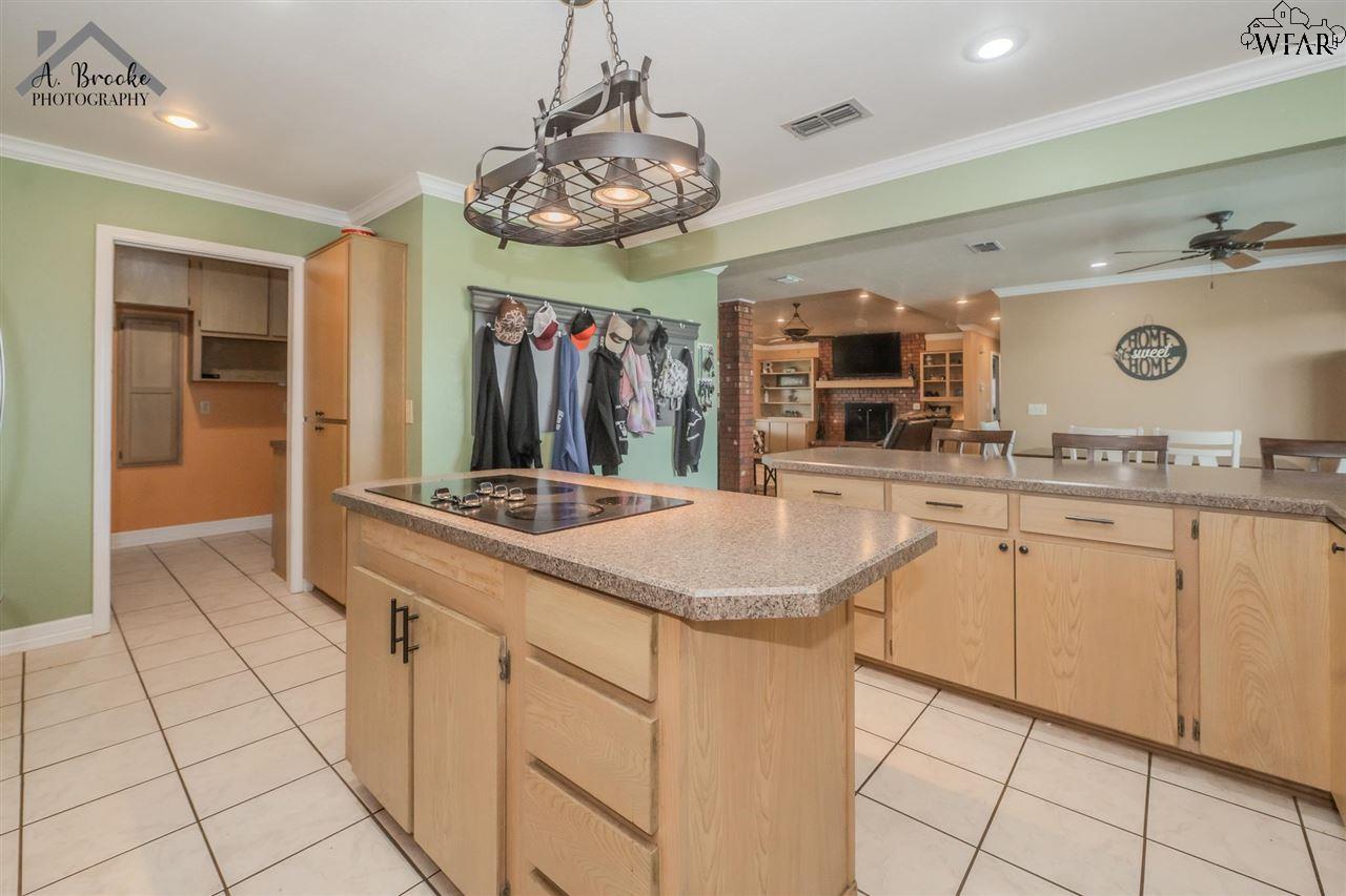 2 Gilbert Road, Burkburnett, Texas image 9