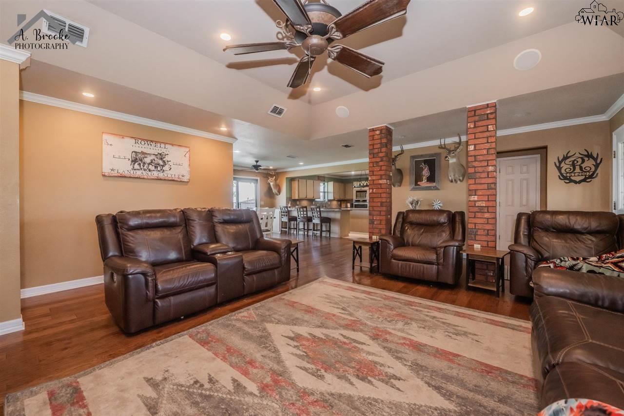 2 Gilbert Road, Burkburnett, Texas image 5
