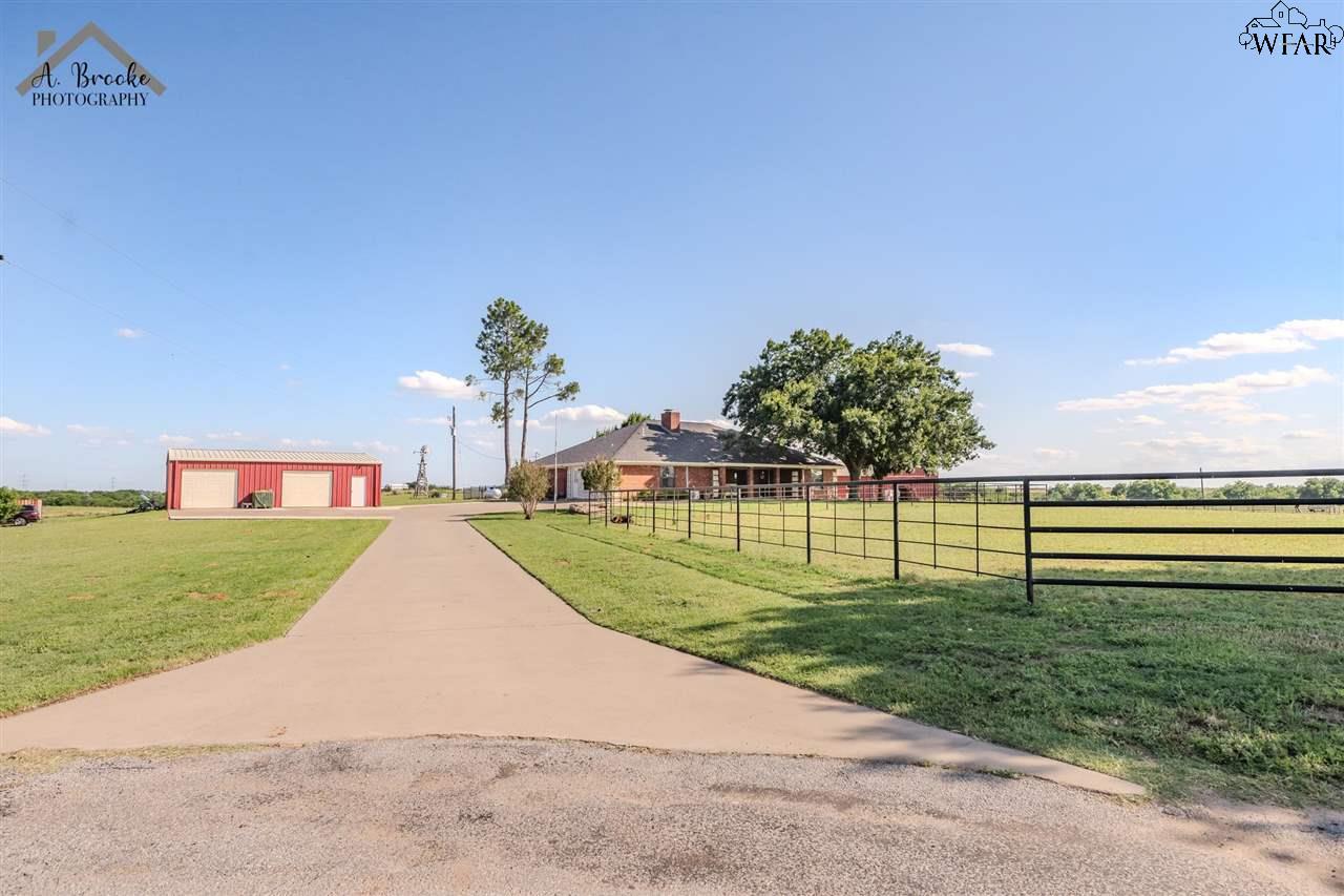 2 Gilbert Road, Burkburnett, Texas image 2