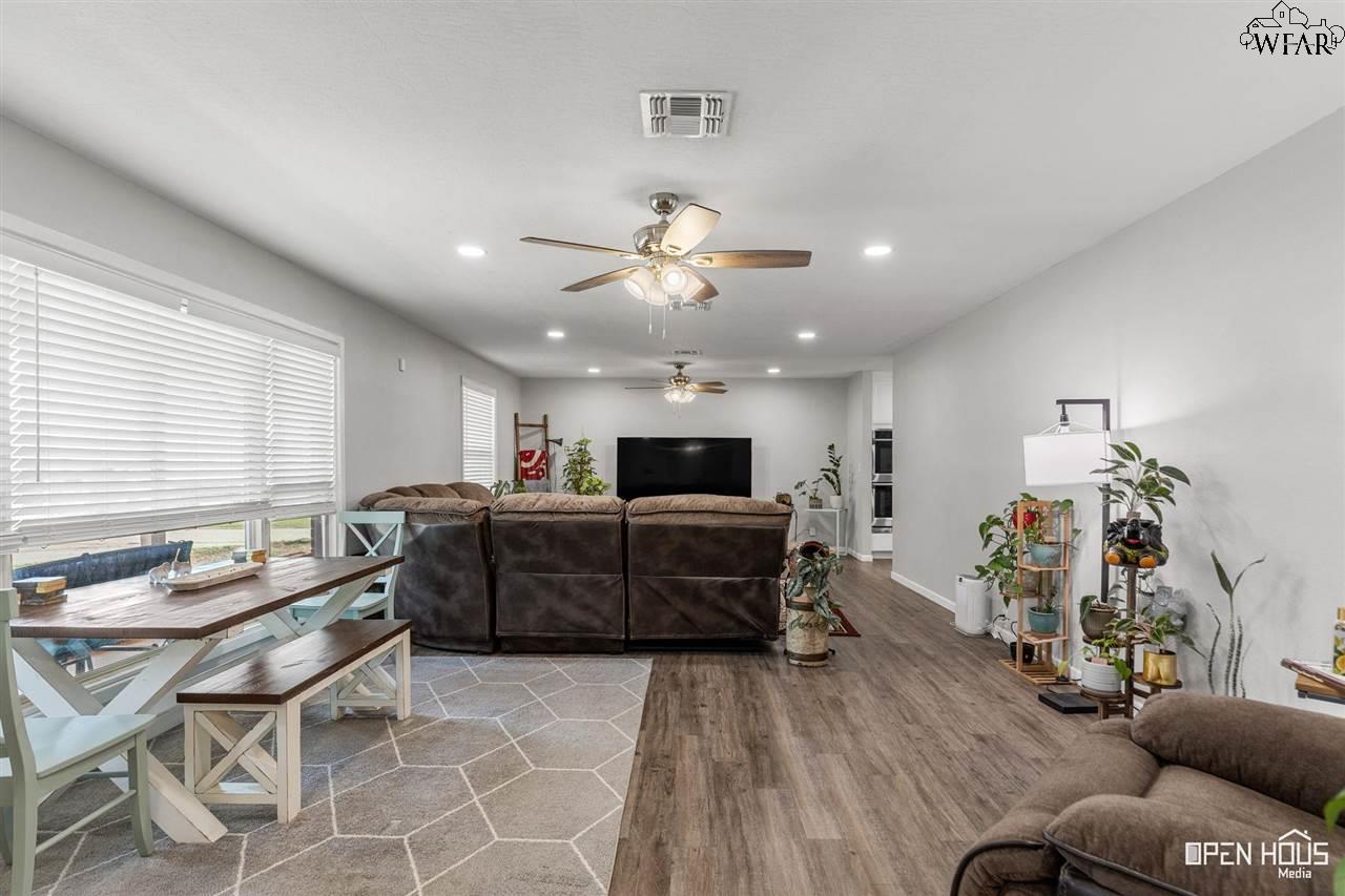 1 Waggoner Circle, Wichita Falls, New York image 3