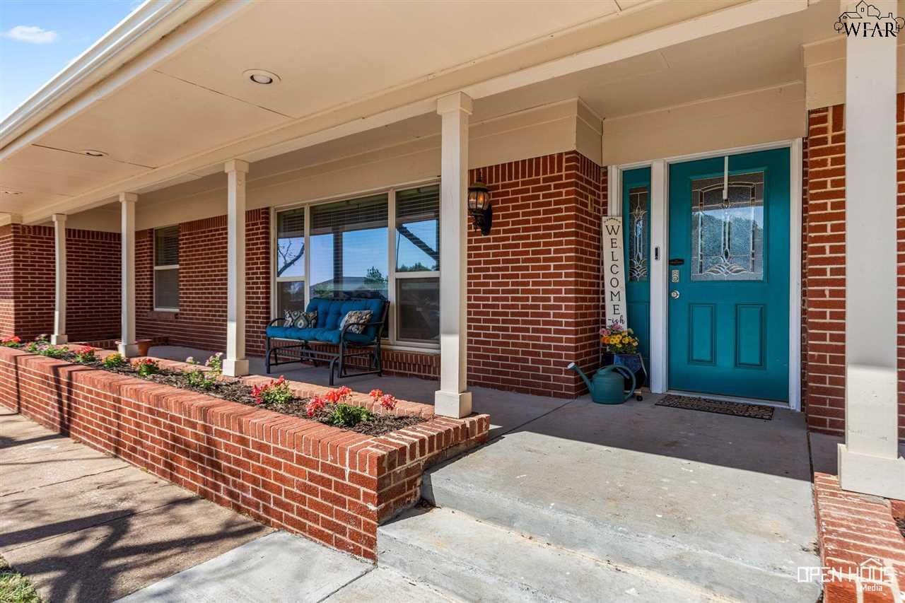 1 Waggoner Circle, Wichita Falls, New York image 2