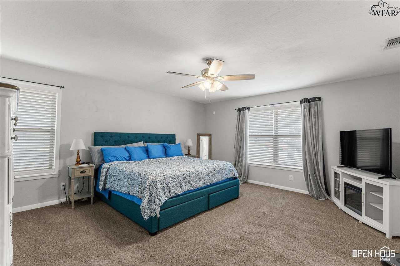 1 Waggoner Circle, Wichita Falls, New York image 11