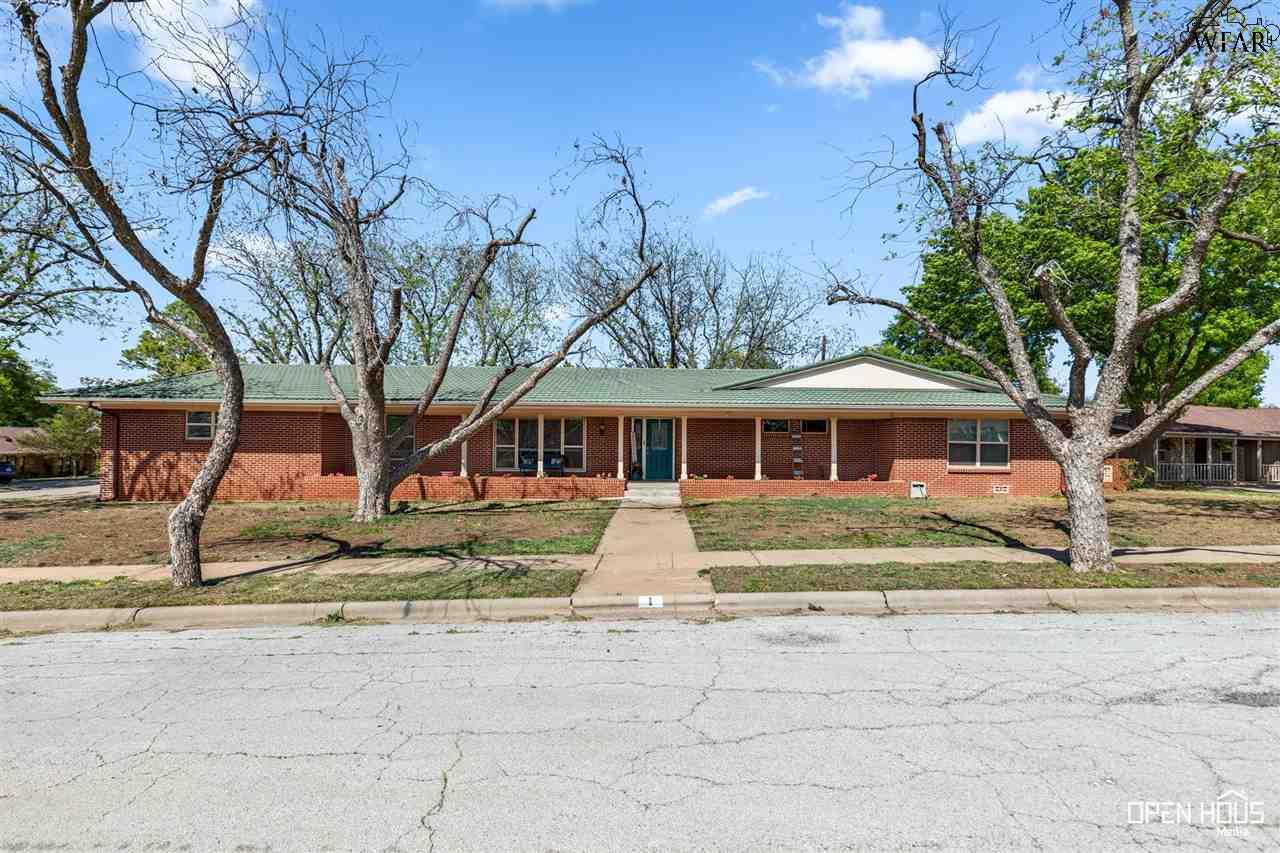 1 Waggoner Circle, Wichita Falls, New York image 1