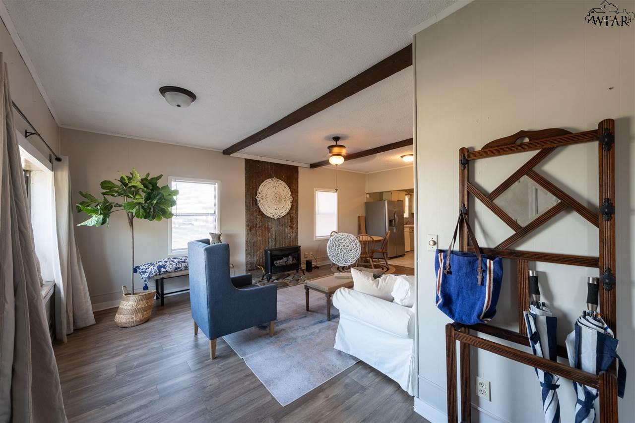 1104 N Bridge Street, Henrietta, Texas image 14