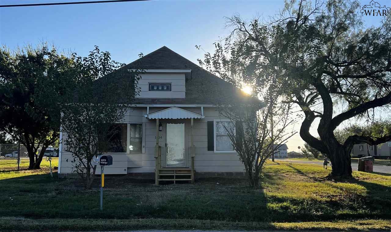 1104 N Bridge Street, Henrietta, Texas image 2