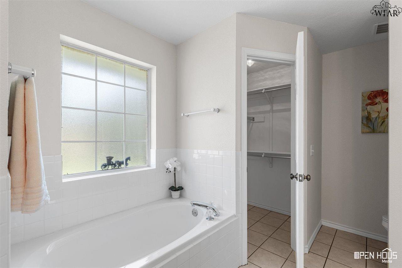 5203 Ridgecrest Lane, Wichita Falls, Texas image 17