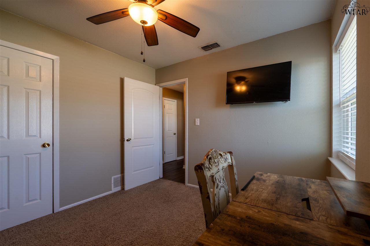 1320 Edgehill Trail, Iowa Park, Texas image 16
