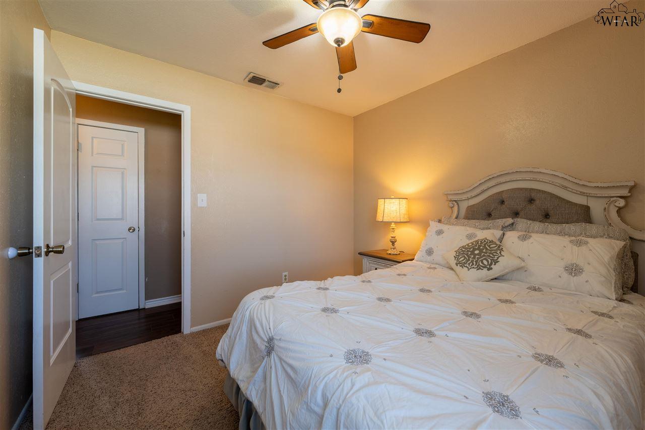 1320 Edgehill Trail, Iowa Park, Texas image 13