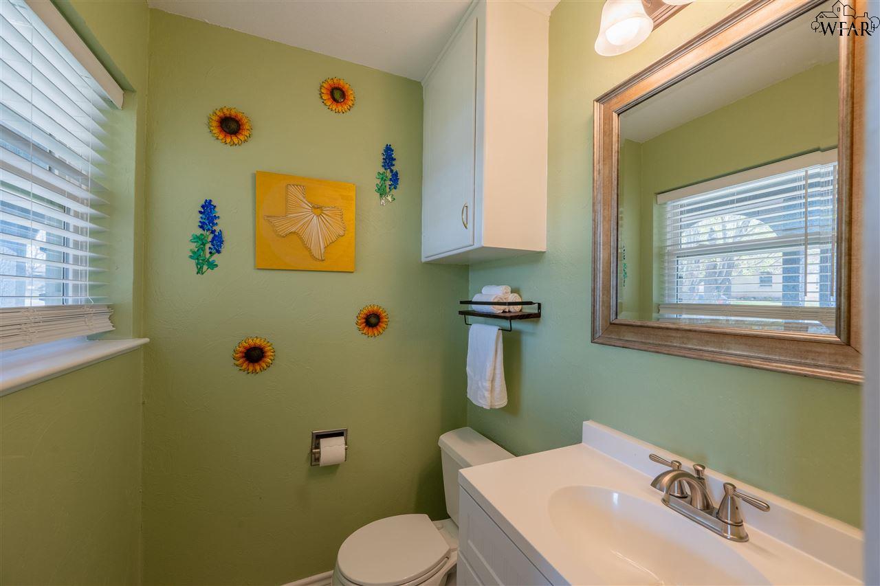 1320 Edgehill Trail, Iowa Park, Texas image 24