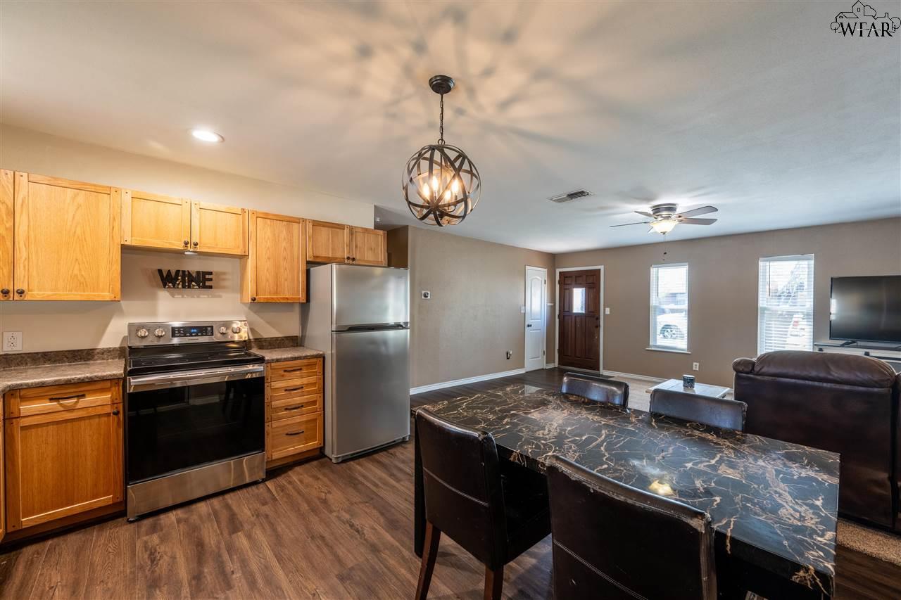 1320 Edgehill Trail, Iowa Park, Texas image 10