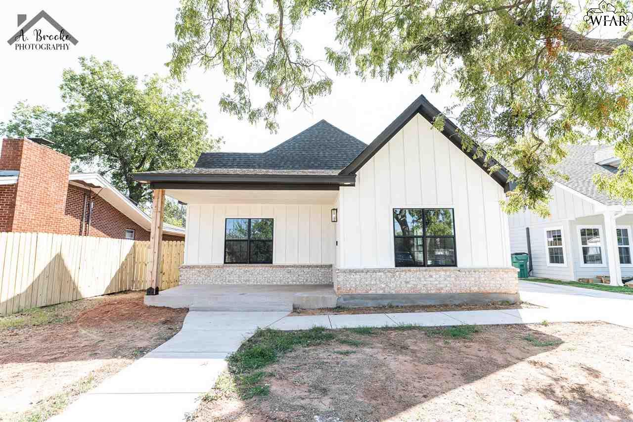 103 W Aldine Street, Iowa Park, New York image 1