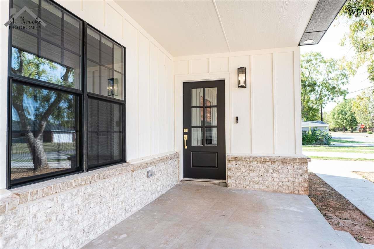 103 W Aldine Street, Iowa Park, New York image 3