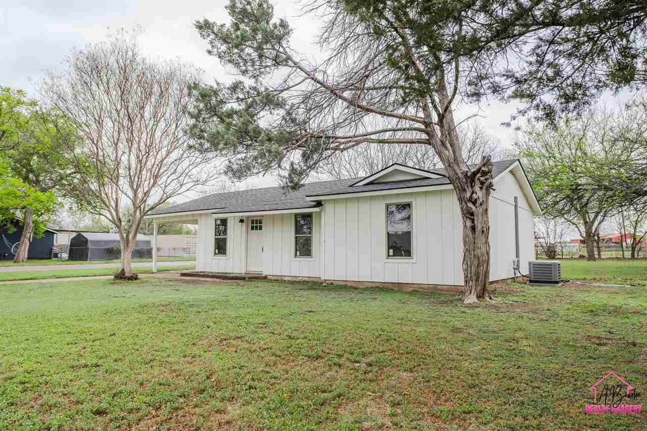 201 Linden Street, Burkburnett, Texas image 2