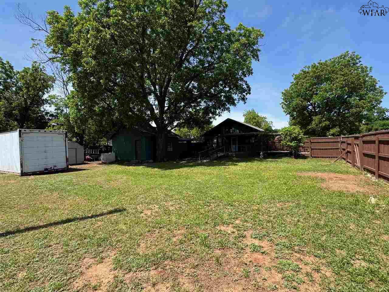 301 S Donald Street, Seymour, Texas image 12