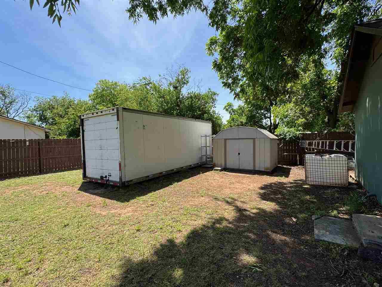 301 S Donald Street, Seymour, Texas image 11