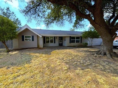Homes For Sale - 2812 Lambeth Way<br/> Wichita County, Wichita Falls, TX 76309