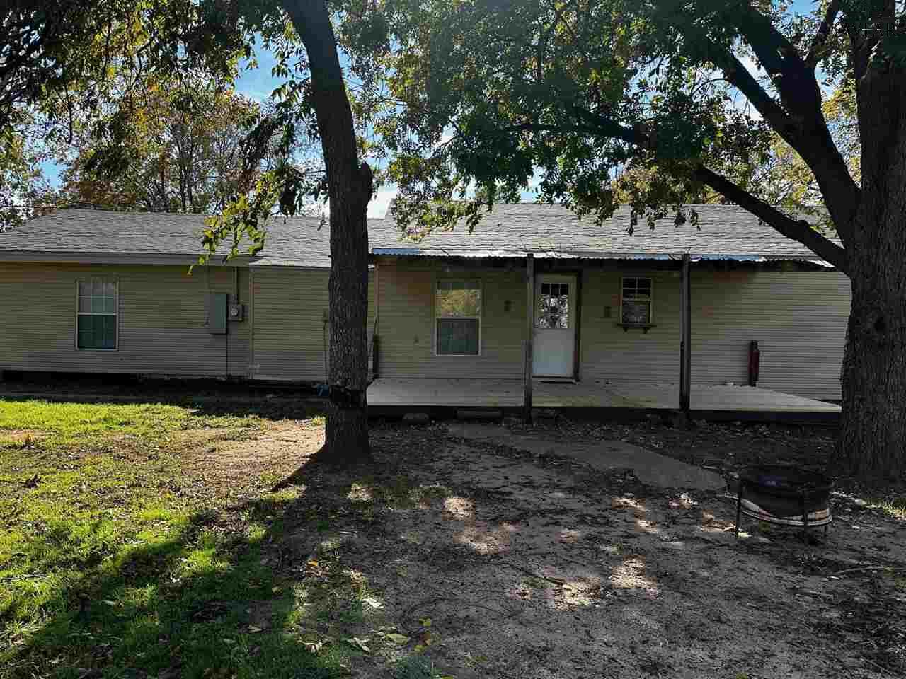 702 E Bank Street, Iowa Park, Texas image 27