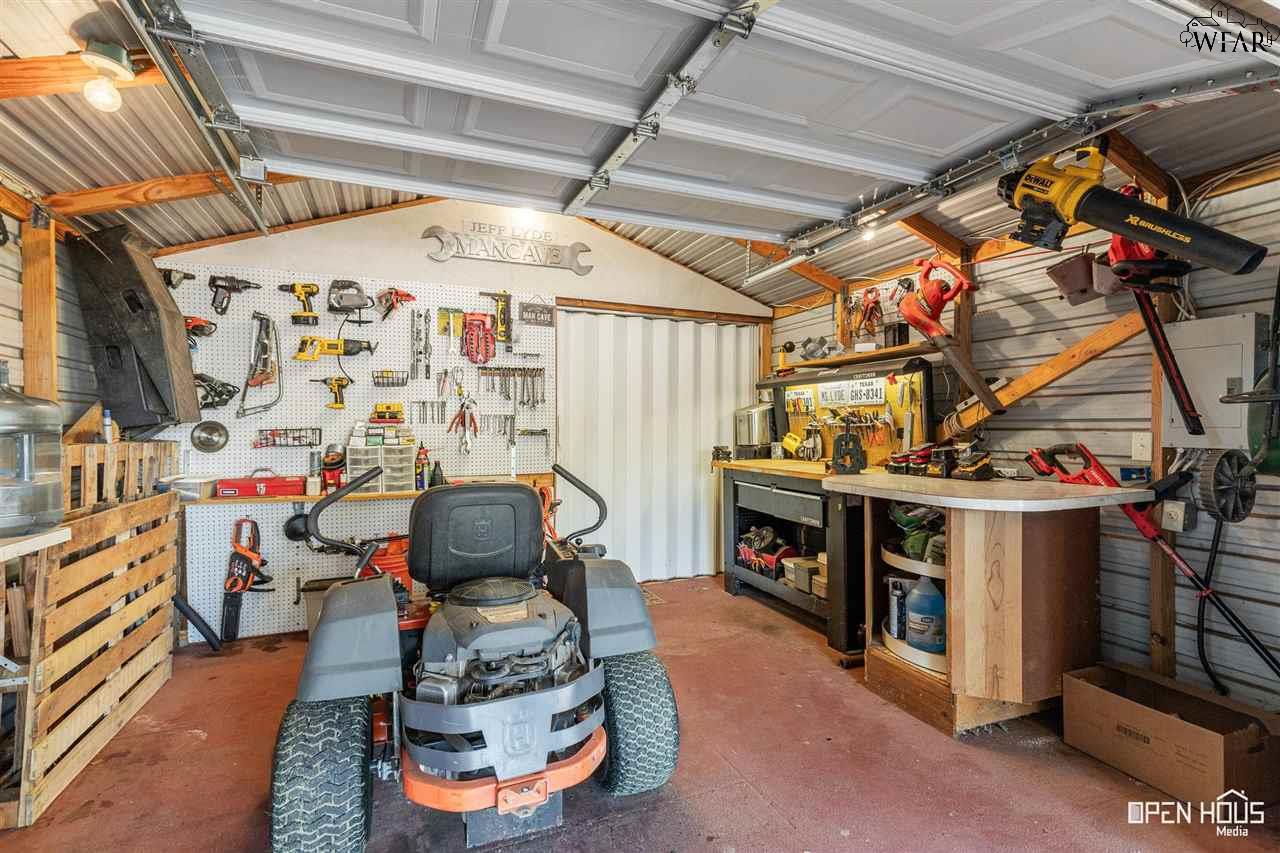 802 W Ikard Street, Henrietta, Texas image 26