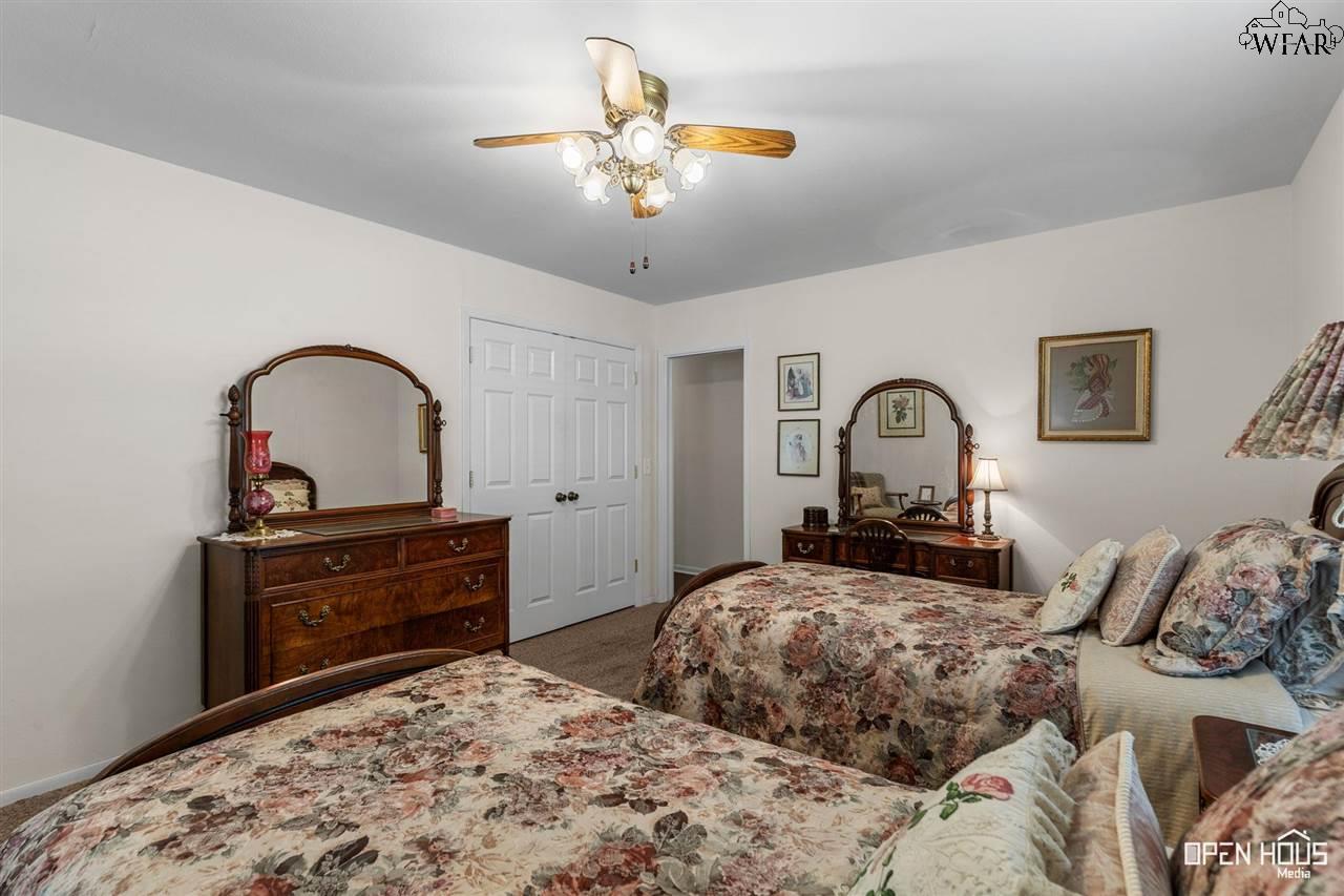 802 W Ikard Street, Henrietta, Texas image 18