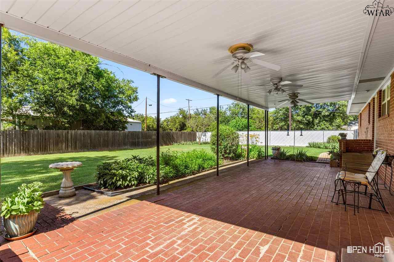 802 W Ikard Street, Henrietta, Texas image 22