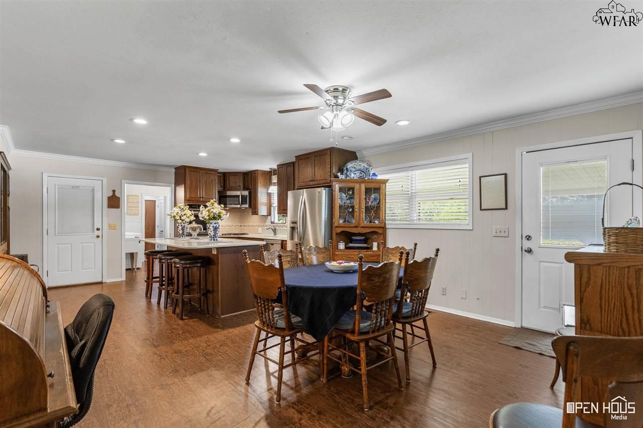 802 W Ikard Street, Henrietta, Texas image 10