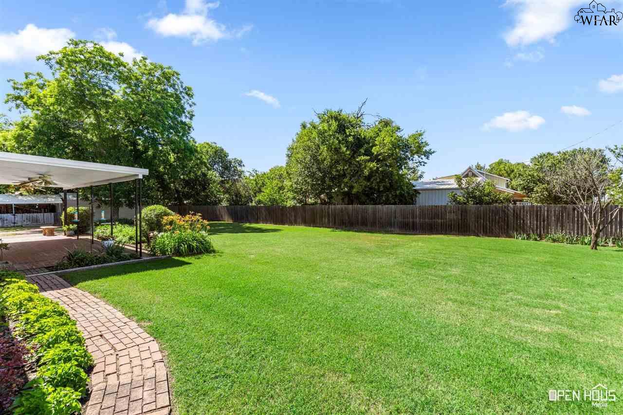 802 W Ikard Street, Henrietta, Texas image 23