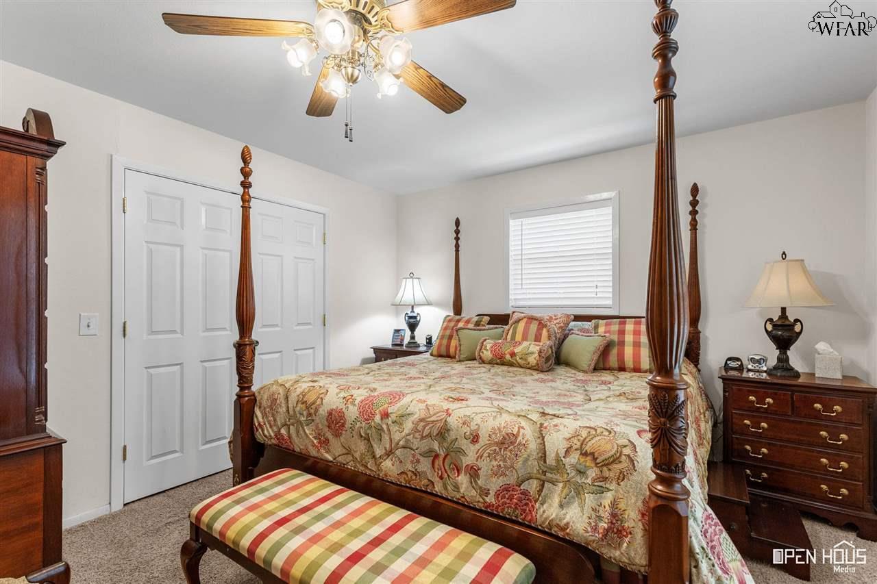 802 W Ikard Street, Henrietta, Texas image 13