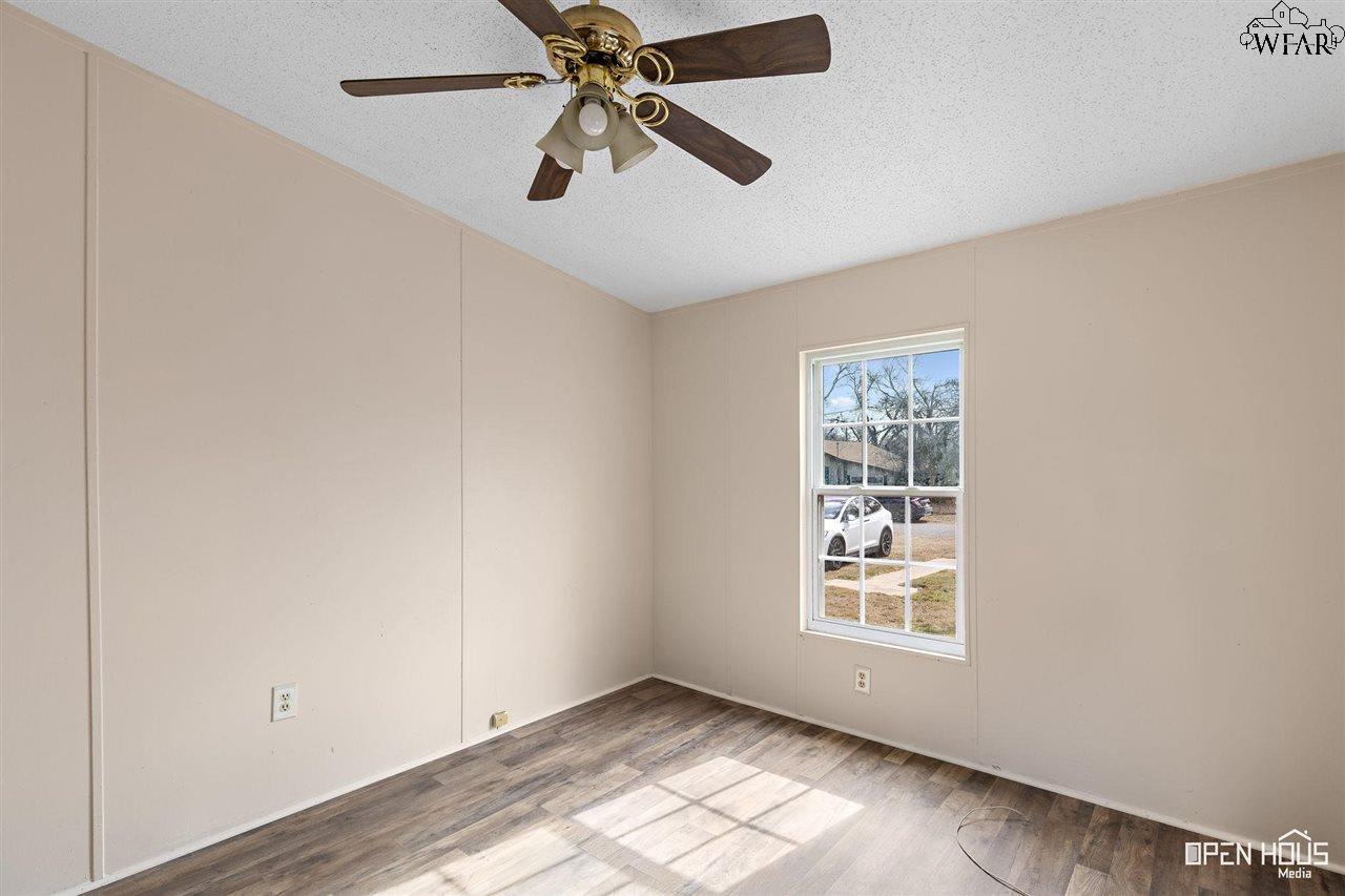 205 W 1st Street, Burkburnett, Texas image 21