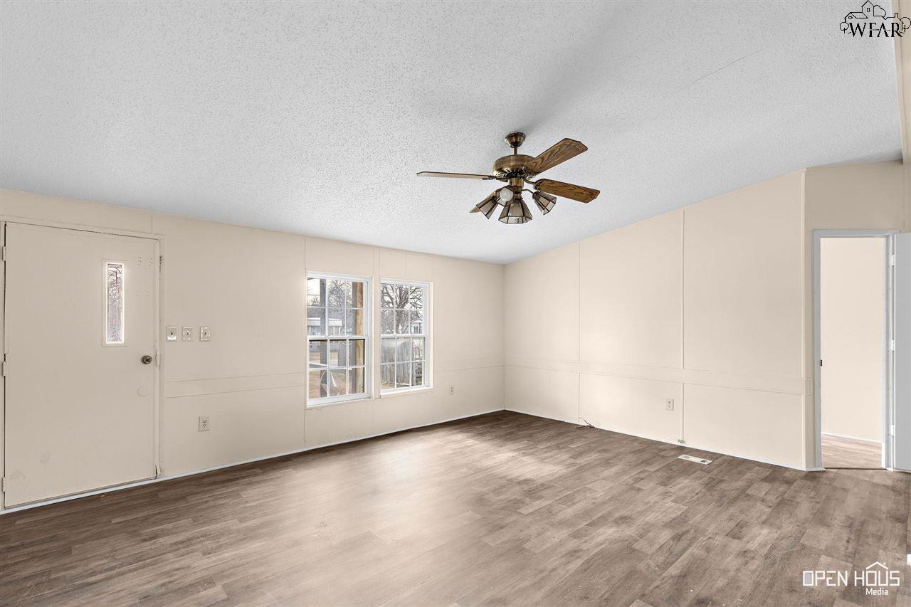 205 W 1st Street, Burkburnett, Texas image 7