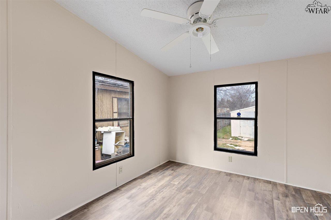 205 W 1st Street, Burkburnett, Texas image 24
