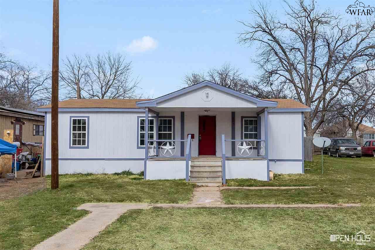 205 W 1st Street, Burkburnett, Texas image 1