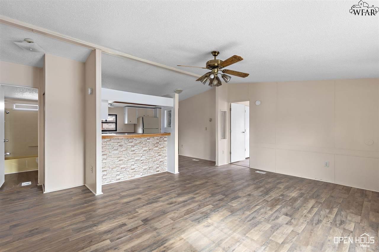 205 W 1st Street, Burkburnett, Texas image 5