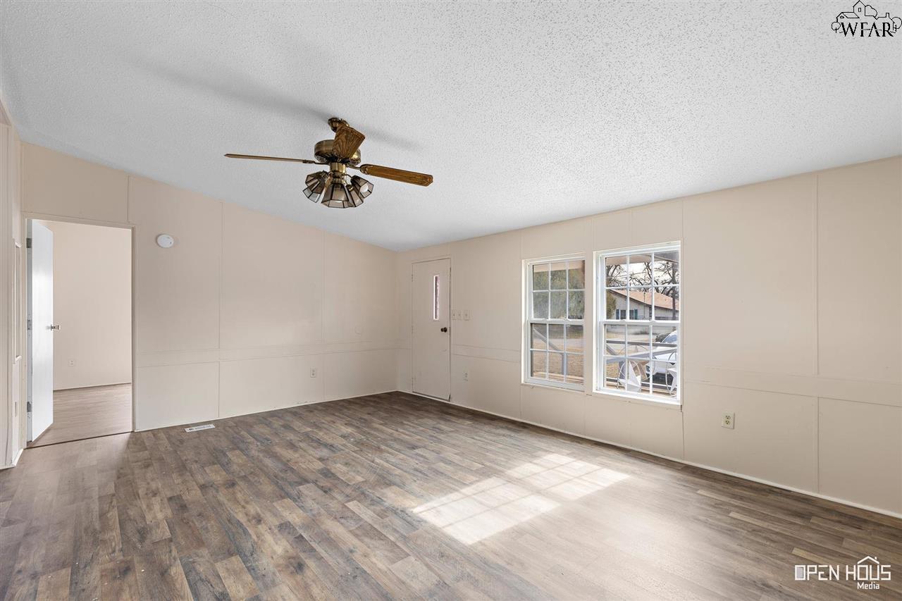 205 W 1st Street, Burkburnett, Texas image 6