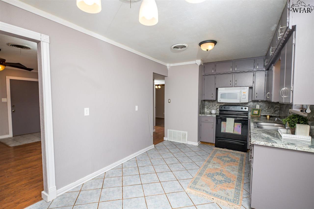 1330 Sunset, Iowa Park, Texas image 11