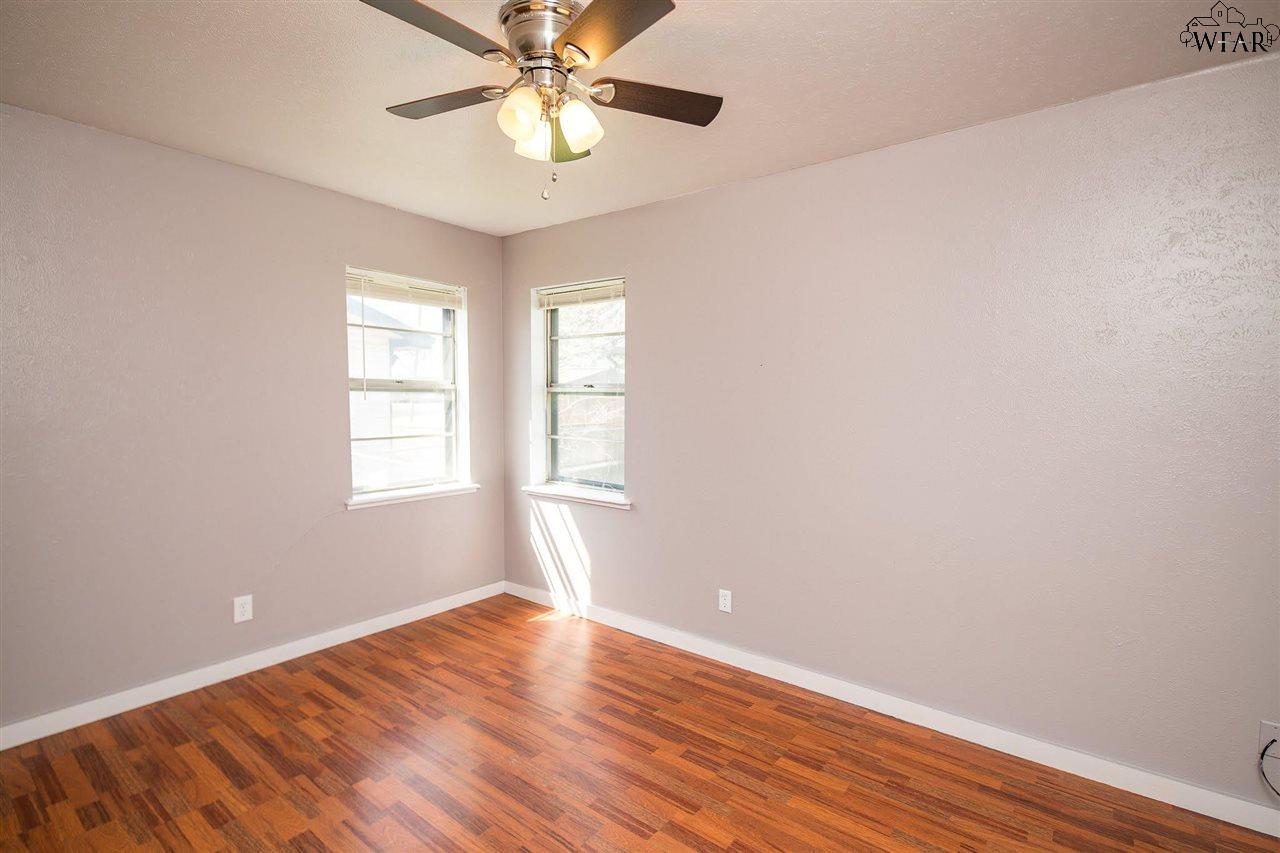 1330 Sunset, Iowa Park, Texas image 15
