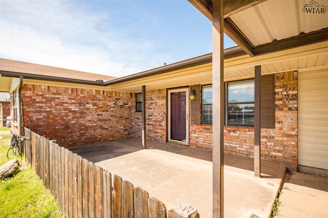 1330 Sunset, Iowa Park, Texas image 3