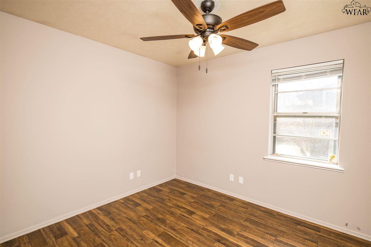 1330 Sunset, Iowa Park, Texas image 16