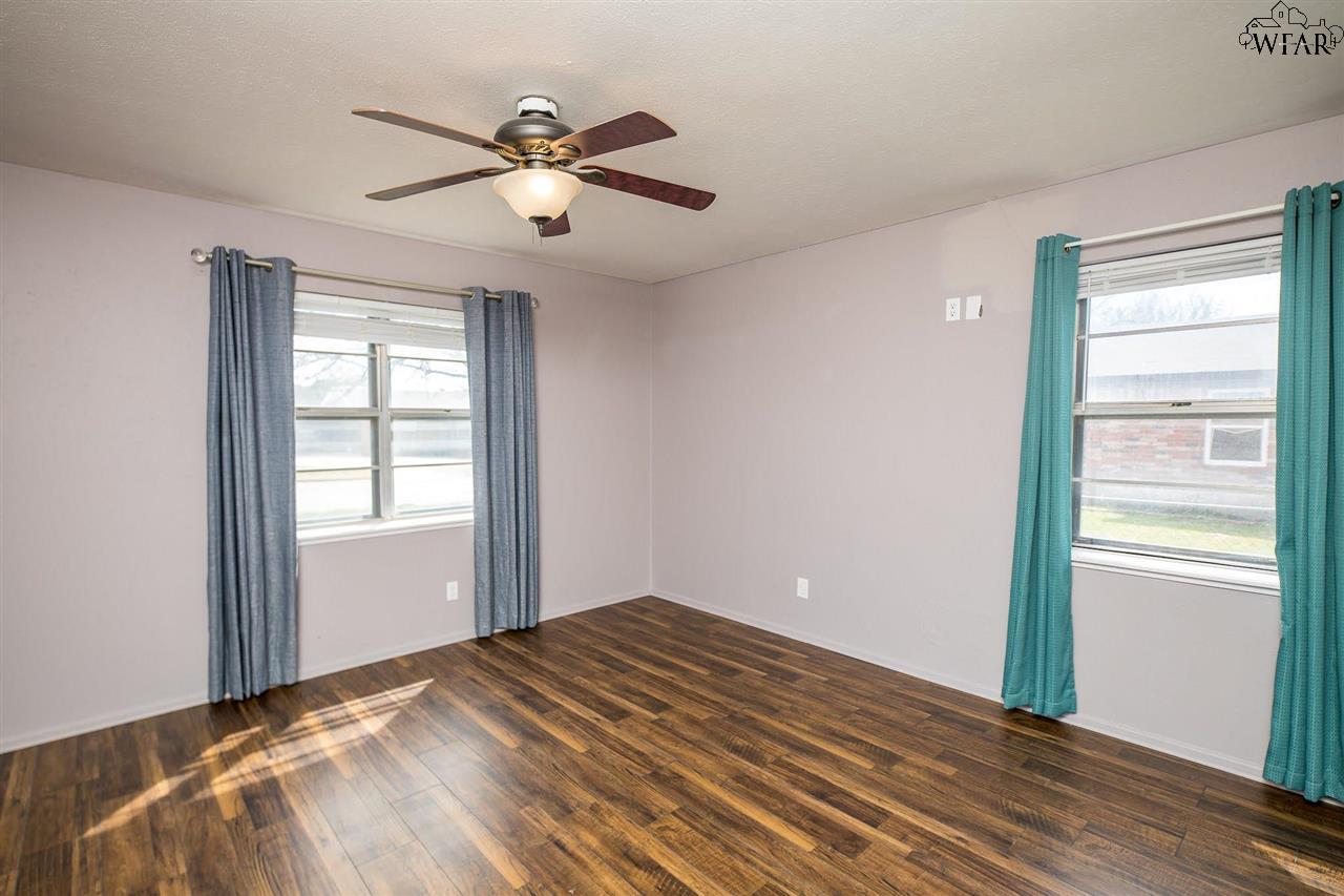 1330 Sunset, Iowa Park, Texas image 18