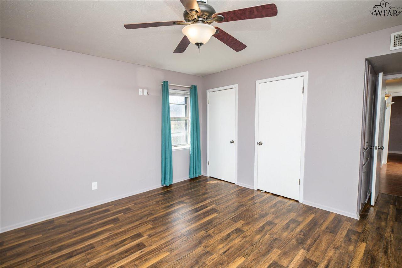 1330 Sunset, Iowa Park, Texas image 19